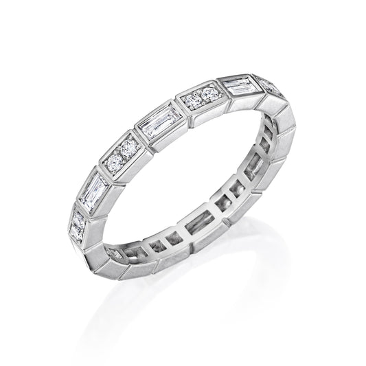 BRICK BY BRICK ALTERNATING BAGUETTE AND ROUND DIAMOND BAND