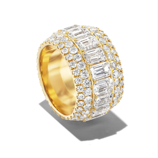 MEGA EMERALD CUT DIAMOND ETERNITY BAND WITH PAVÉ DIAMOND ROWS