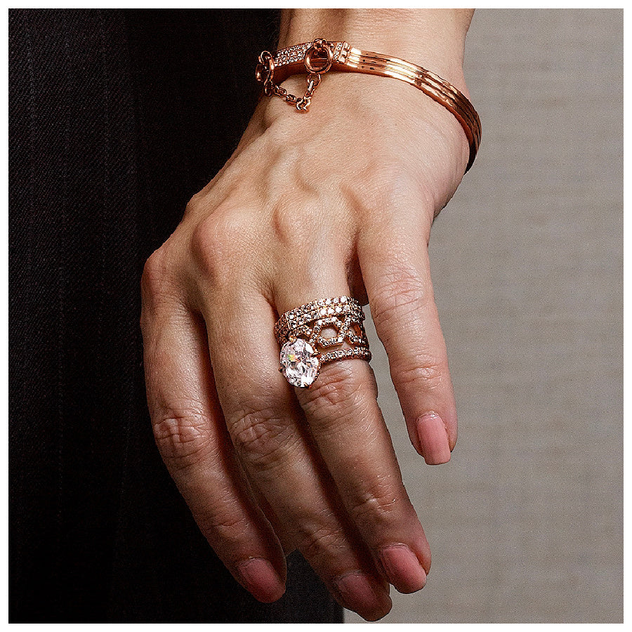 Rings-inspired-by-Taylor-Swifts-engagement-ring