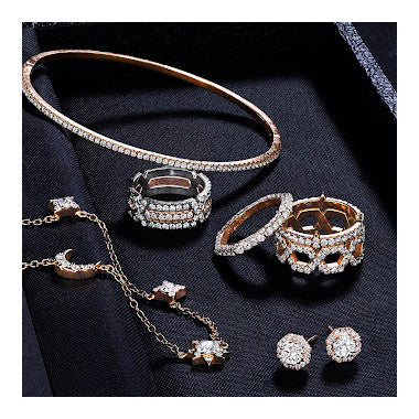 Spotlight On... Our Classic Jewelry Box Essentials