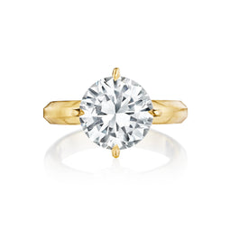 Round Diamond Engagement Ring in yellow gold