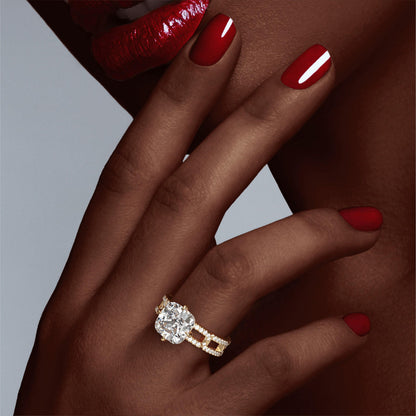 CUSHION CUT DIAMOND ENGAGEMENT RING WITH A COMPASS 4 PRONG 8 PAVE LINKS SETTING IN 18K YELLOW GOLD