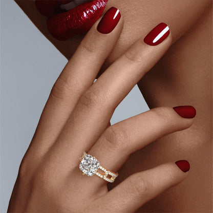 CUSHION CUT DIAMOND ENGAGEMENT RING WITH A COMPASS 4 PRONG 8 PAVE LINKS SETTING IN 18K YELLOW GOLD