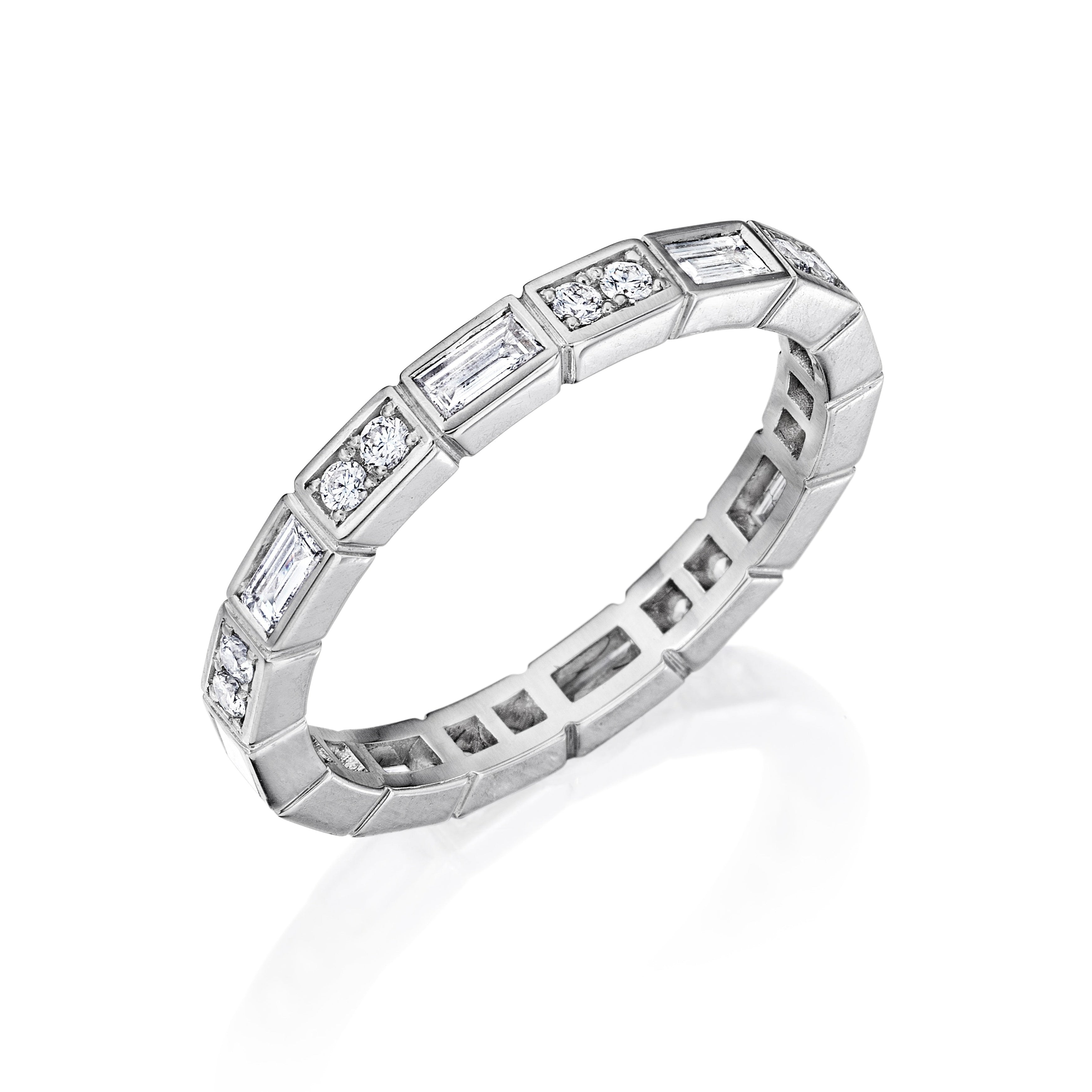 BRICK BY BRICK ALTERNATING BAGUETTE AND ROUND DIAMOND BAND
            