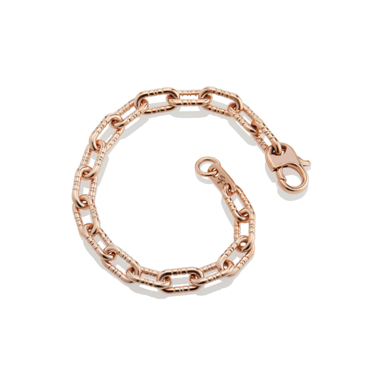 mega capsule link bracelet in 18 karat rose gold with engraved stripes; rose gold link bracelet