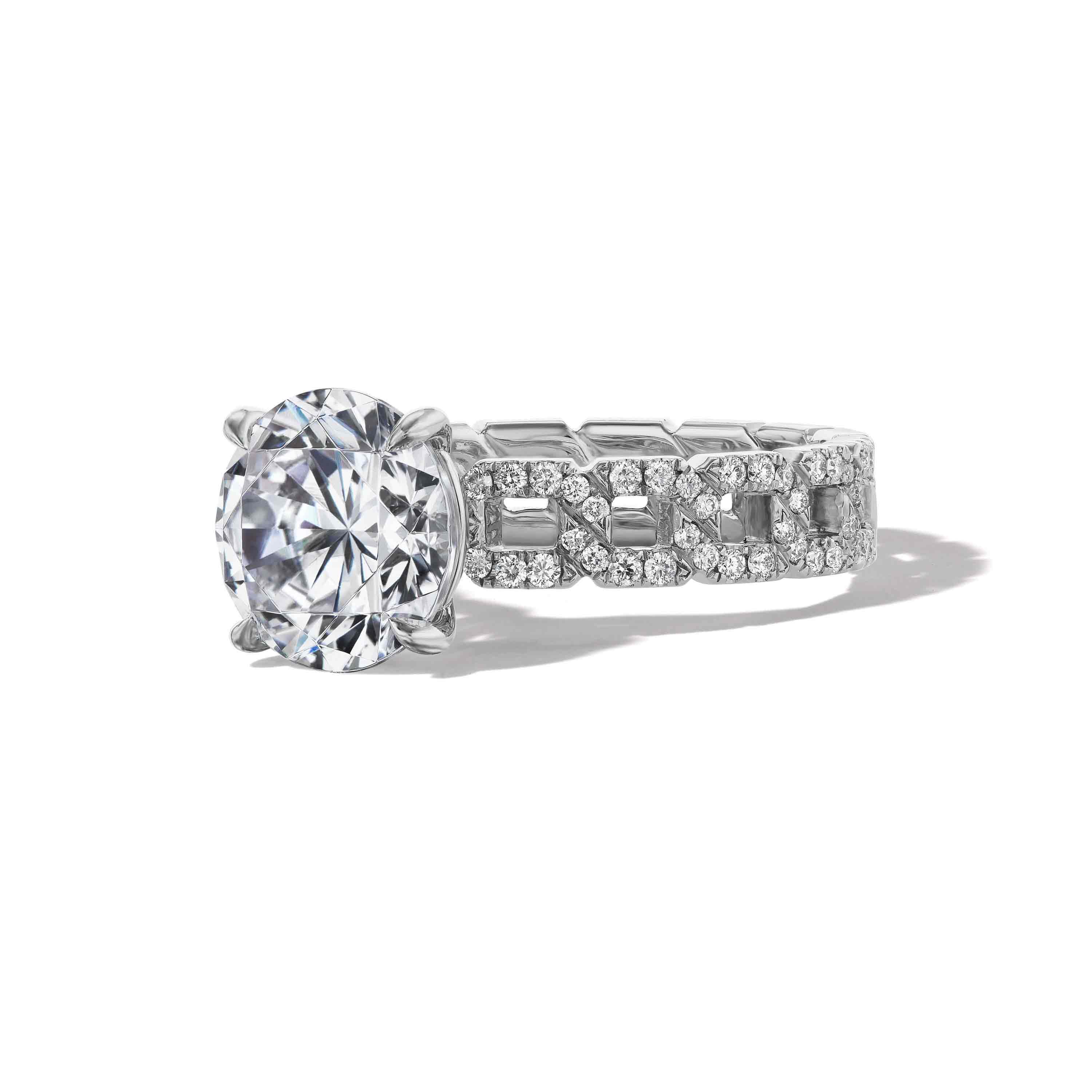 round engagement ring