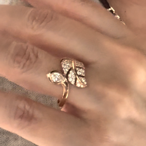 Snake And Pave Diamond Leaf Ring