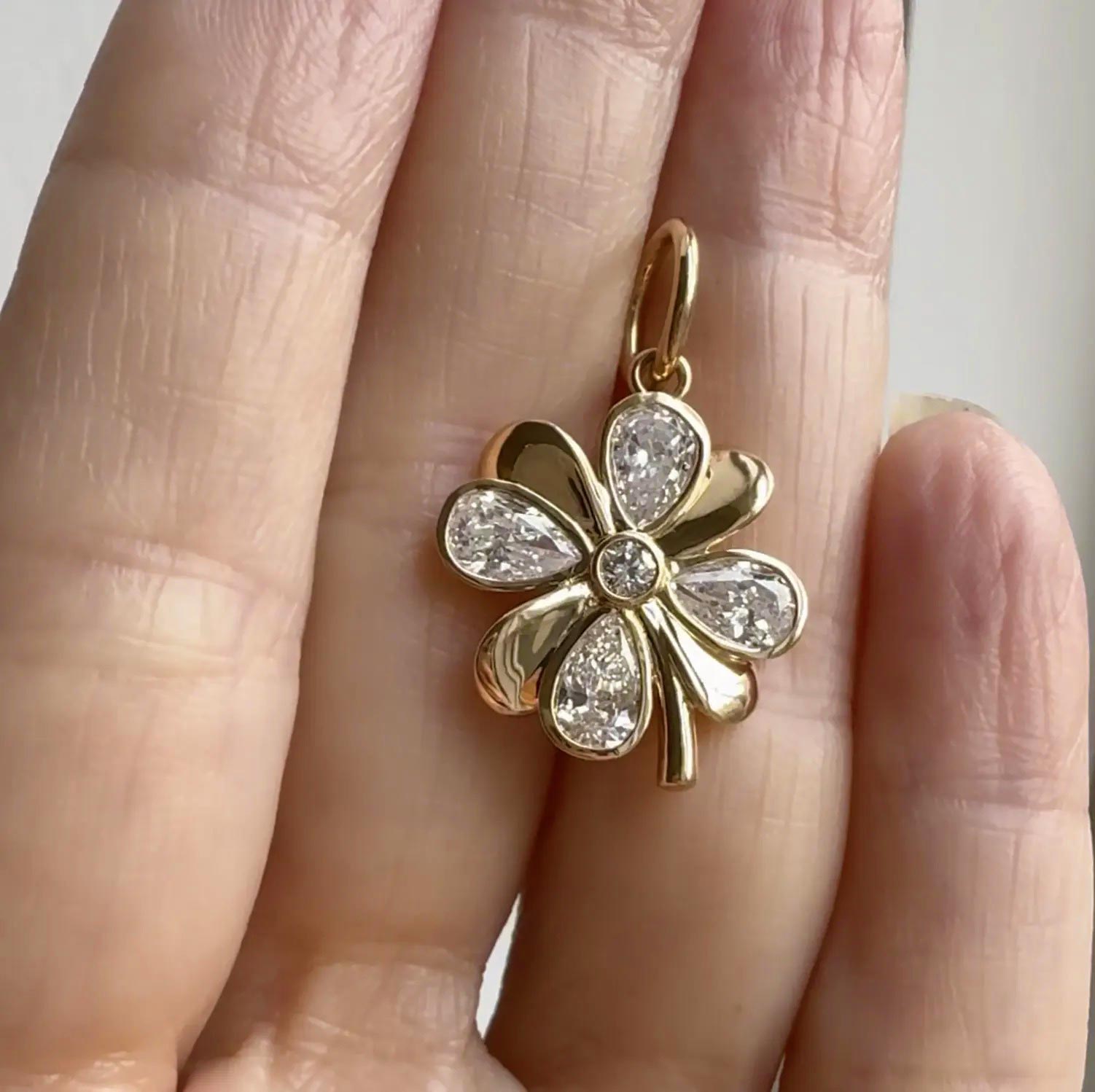 custom-diamond-clover-necklace