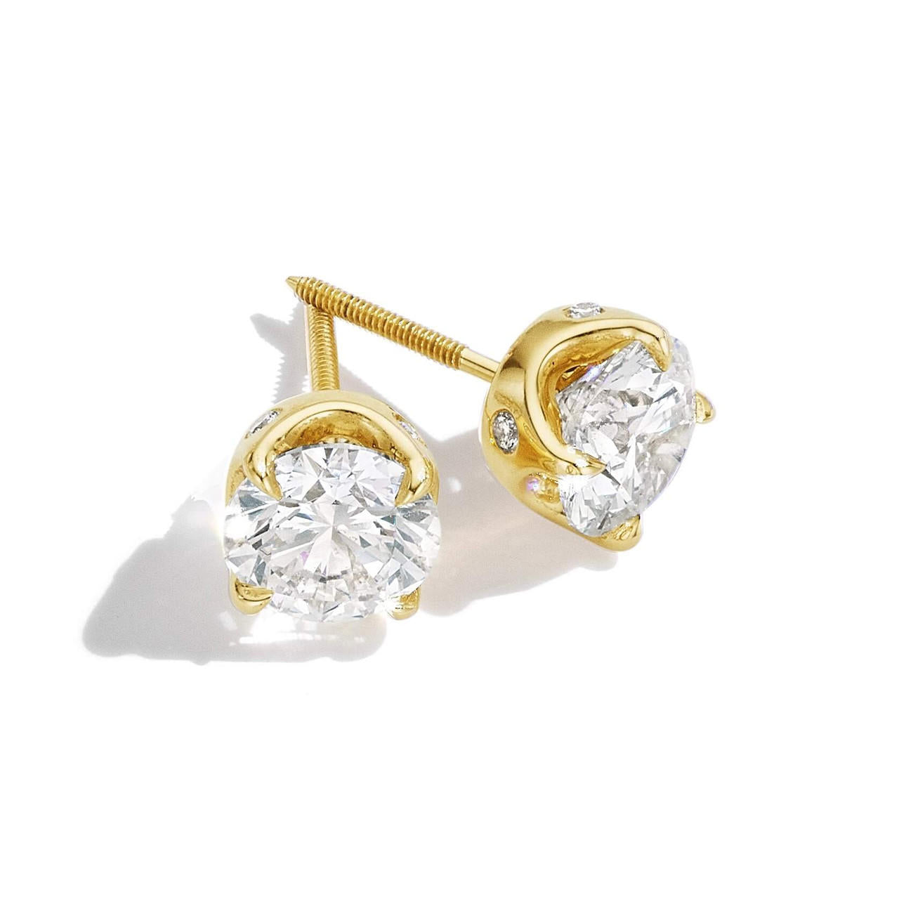 DIAMOND STUD EARRINGS WITH CROWN SETTING